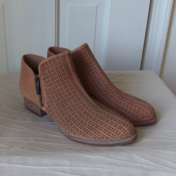 Vince Camuto Tan Perforated Leather Booties sz 7.5 - Picture 1 of 14